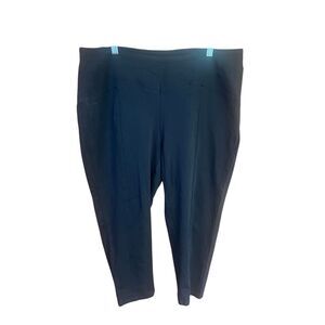 Avenue Womans Pull On Capri Pants Sz 18/20 Black NWT
